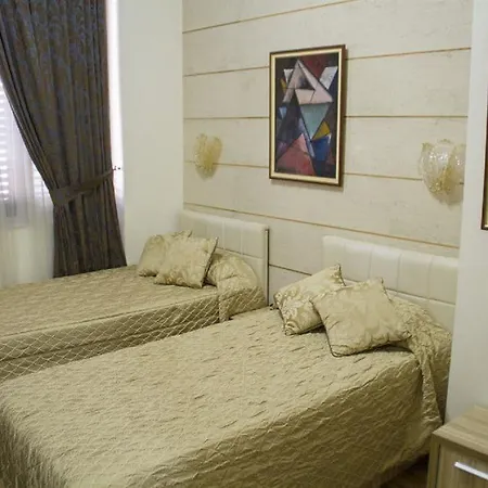 Comfort Center Hotel
