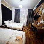Comfort Center Hotel Tirana