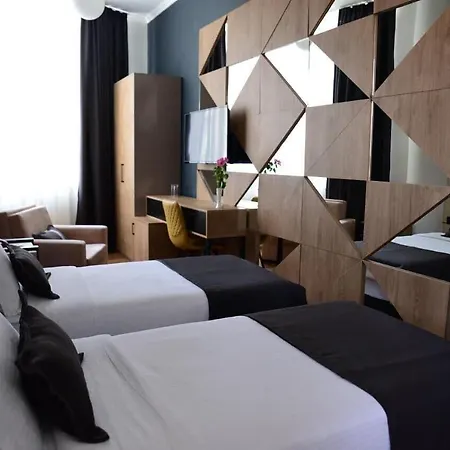 舒适酒店 酒店 地拉那