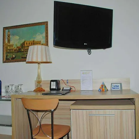 Comfort Center 4* Tirana