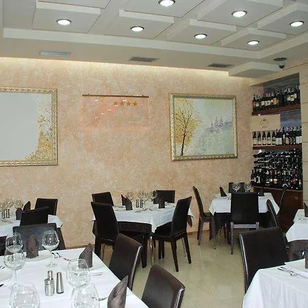 Comfort Center Hotel