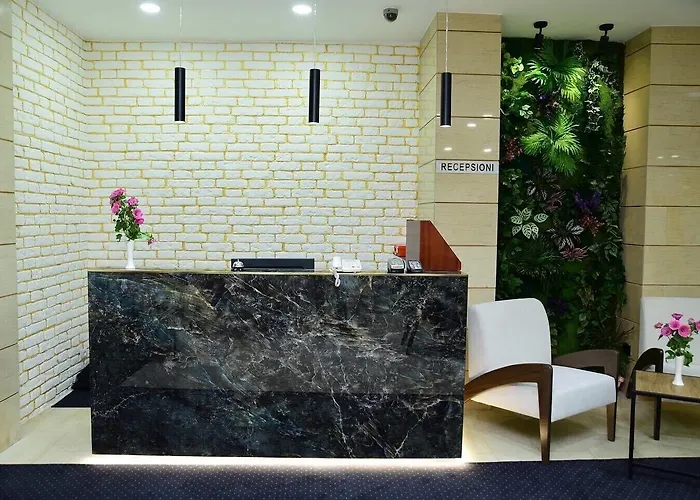 Comfort Center Отель Тирана